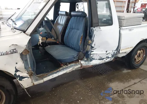 1984 Datsun 720 King Cab z USA, uszkodzony, nr VIN JN6FD06S4EW000852